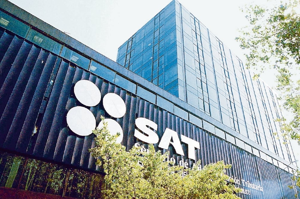 Con la aplicación del SAT los contratistas podrán registrar la información del contratante, así como los datos de los trabajadores (ARCHIVO EL UNIVERSAL)