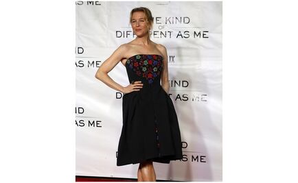 Renée Zellweger llega a los 50 sexy, experimentada y con cirugías