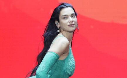 Dua Lipa cambia de opinión y le canta a un Dr. Simi en concierto