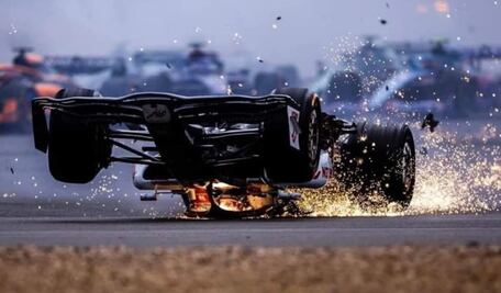 La importante pieza clave que falló durante el choque de Guanyu Zhou