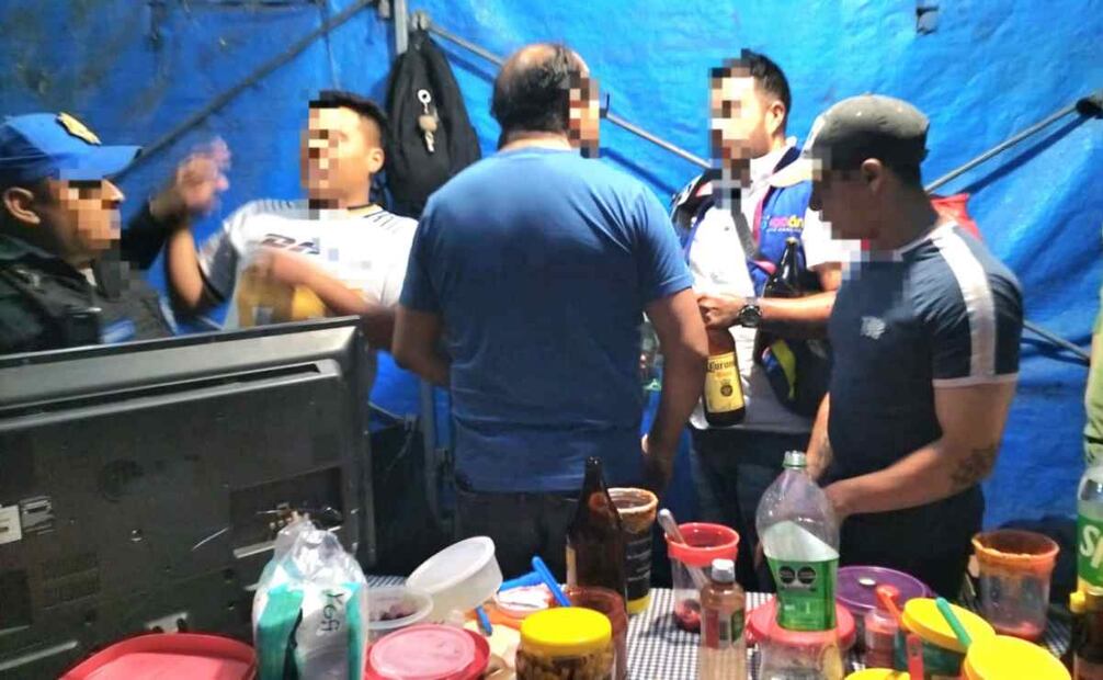 Retiran chelerías de la vía pública y tianguis en Coyoacán/ Foto: Especial