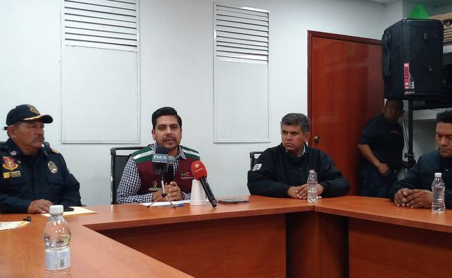 Sube a 10 el número de heridos por caída de estructura metálica en Feria del Libro de Nezahualcóyotl; 9 fueron trasladados a hospitales