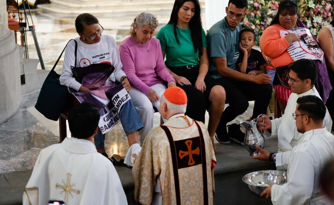 Carlos Aguiar Retes, arzobispo primado de México, encabezó la misa de jueves santo en la Catedral Metropolitana. Foto: Diego Simón Sánchez/ EL UNIVERSAL