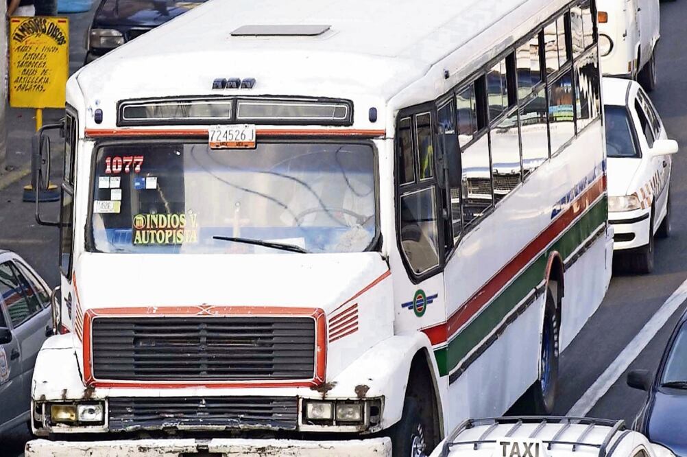 El Edomex trabajará con el IPN y la UAEM para analizar las condiciones en las que ofrecen sus servicios los transportistas y si requieren apoyo, otorgárselo (ARCHIVO EL UNIVERSAL)
