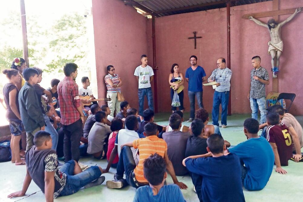 Al encuentro acudirán sacerdotes encargados de diócesis y albergues ubicados en la frontera entre Guatemala y México (ARCHIVO EL UNIVERSAL)