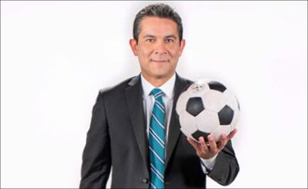 Comentarista de Televisa suena para sustituir a Ricardo Peláez en Cruz Azul