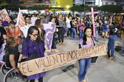 Con marchas, exigen justicia ante feminicidios