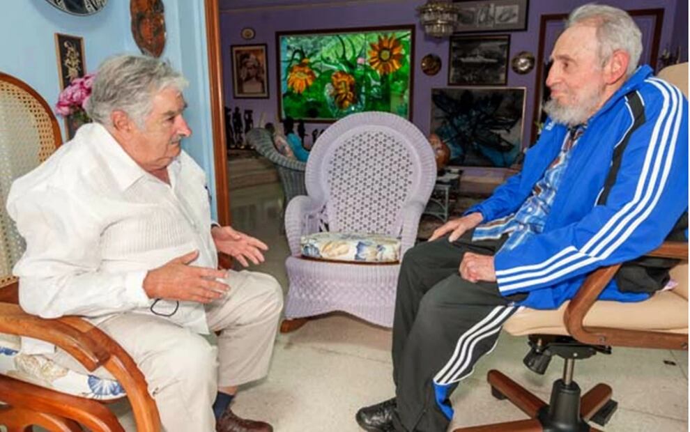 José Mujica y Fidel Castro en la Habana, Cuba. Foto: cortesía El País