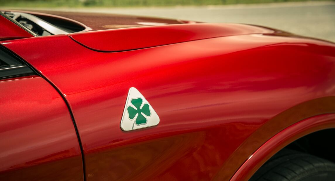 Estos son los significados de las siglas más comunes en los autos.