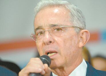 Álvaro Uribe anuncia que ordenaron su captura