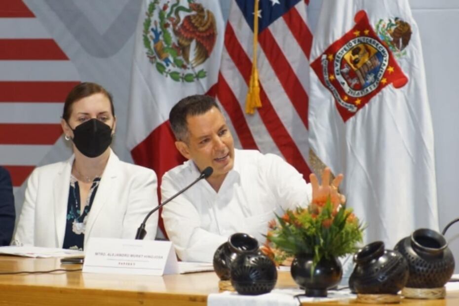 "Son tiempos de oportunidades para el sur-sureste", dice Murat al encabezar encuentro de gobernadores en Oaxaca