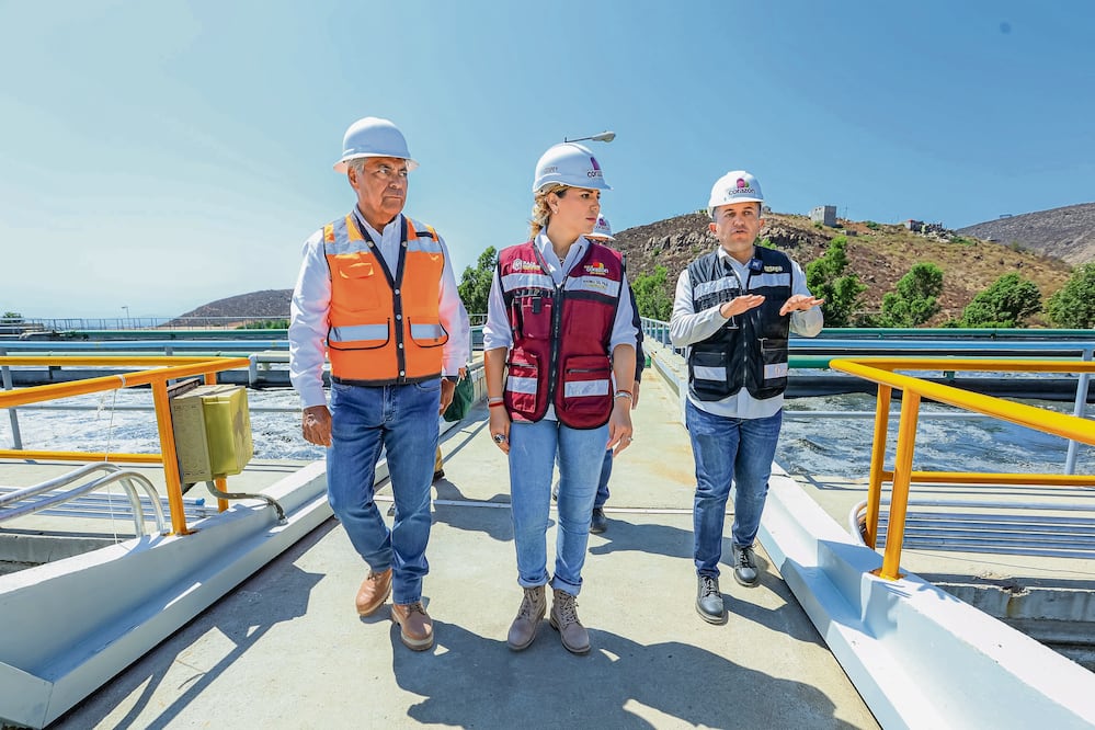 La gobernadora Marina del Pilar Ávila realizó un reco- rrido para revisar los avances en la planta El Naranjo. Foto: Especial