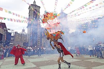 "Judas" reparten chicotazos a los fieles en Cuajimalpa