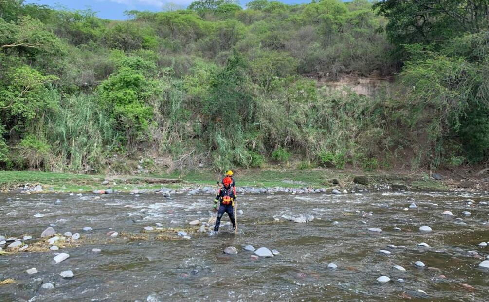 Protección Civil Morelos localiza cuerpo de segundo motociclista arrastrado por corriente de agua en Morelos (06/06/2025). Foto: Especial