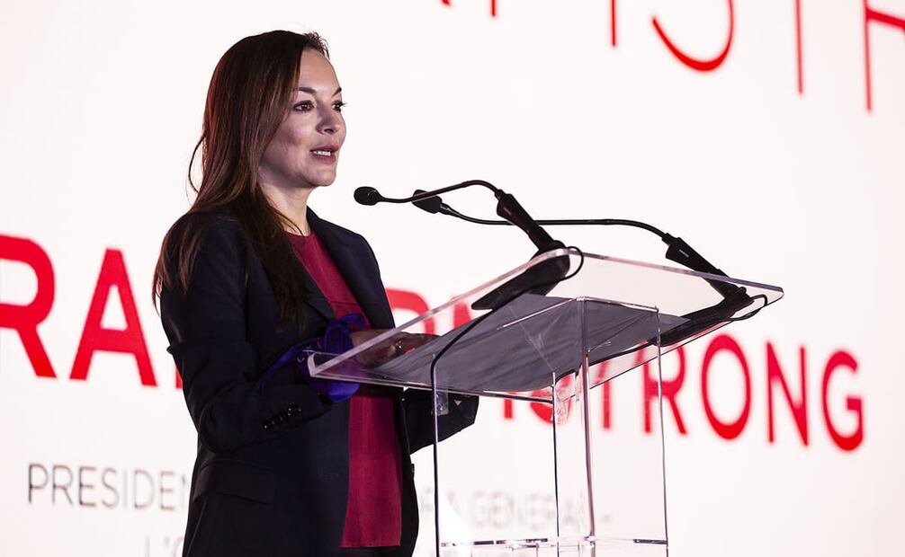 La presidenta y directora general de L’Oréal Groupe México, Deborah Armstrong, animó a las graduadas del programa Belleza por un futuro. Foto: Esteban Torreblanca EL UNIVERSAL