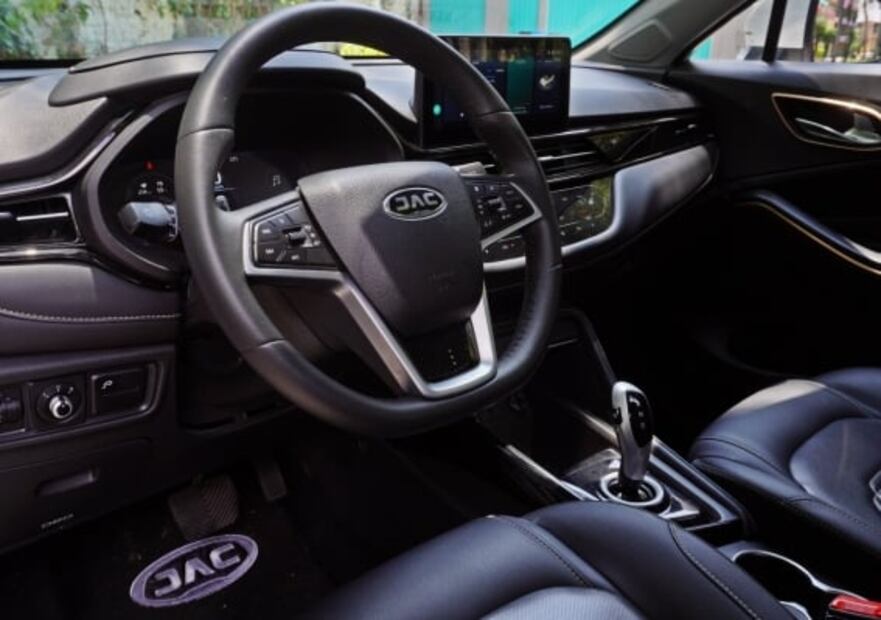 A prueba: JAC E Sei 4, rompiendo los prejuicios de los autos chinos, y eléctricos