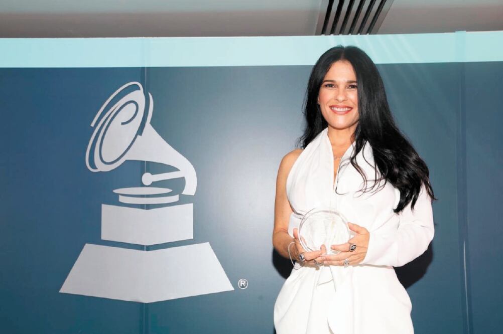 Martha Debayle resaltó la responsabilidad de servir a los demás. Foto/RECORDING ACADEMY