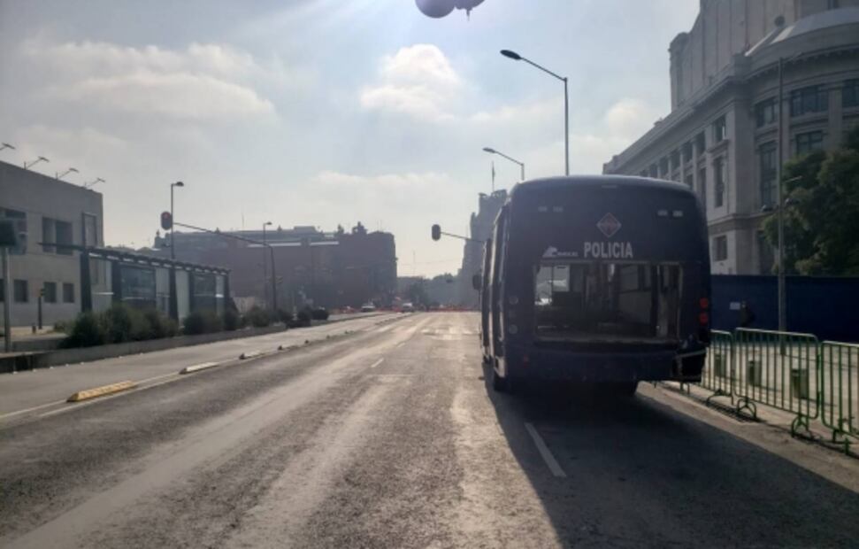Policías que resguardaban el plantón del FRENAAA se retiran