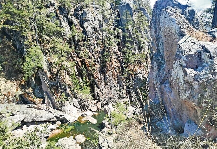 Pobladores señalan que la cascada ha estado seca desde hace unos dos
años, cuando la sequía comenzó a presentarse en el estado Foto: Javier Bonilla El Universal