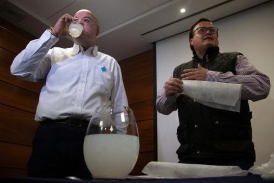 Chilenos fabrican bolsas de plástico que se disuelven en agua y no contaminan