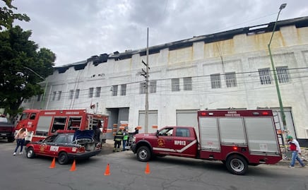 Se reactivan alarmas por humo en bodega de la colonia Morelos; bomberos realizan labores de enfriamiento