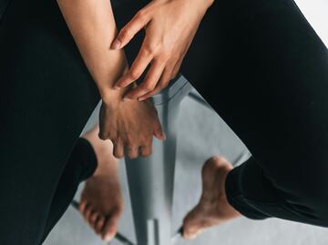 Cómo lavar los jeans negros para que no se decoloren