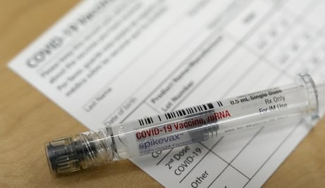 Vacuna Moderna podrá comprarse en farmacias y hospitales en próxima quincena