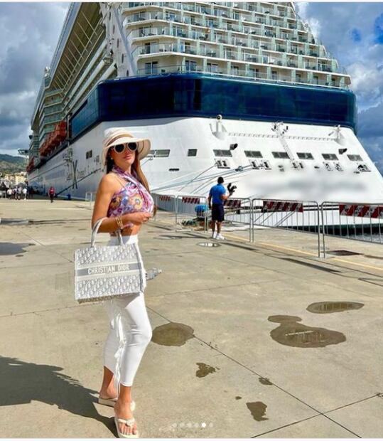 Ninel Conde pasea por Italia con bolsa de lujo de 60 mil pesos