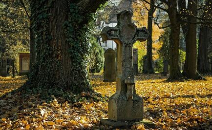 Detienen a tres mujeres en Irán por bailar en un cementerio 