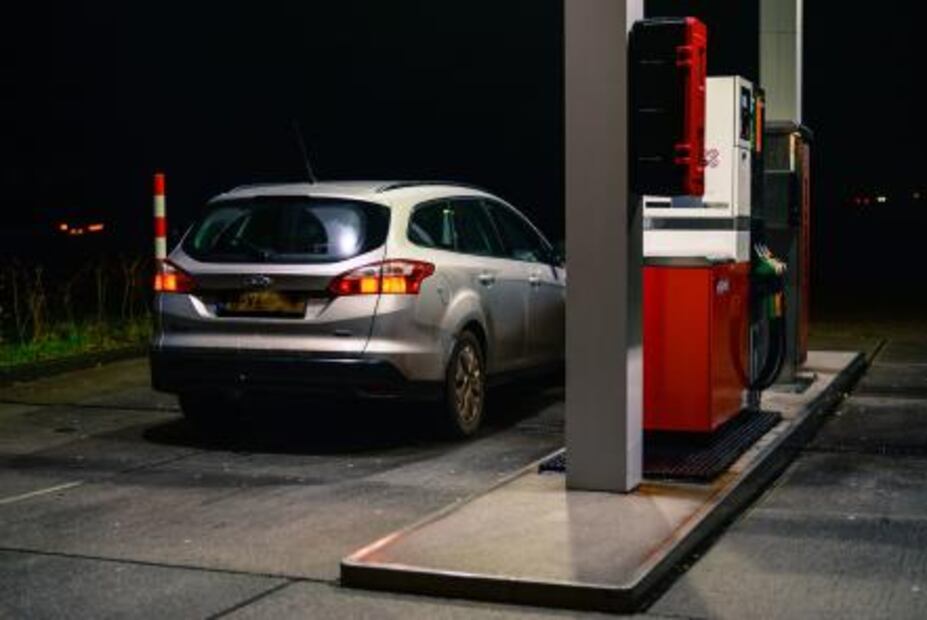 ¿Qué auto gasta más gasolina, automático o estándar?