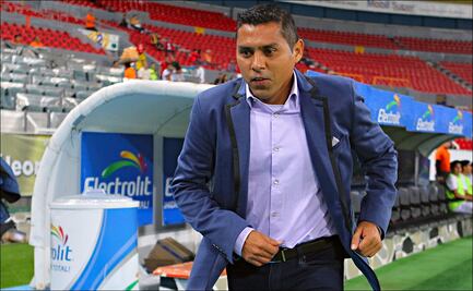 ¿Por qué la policía regañó a Ramón Morales en el Estadio Akron?