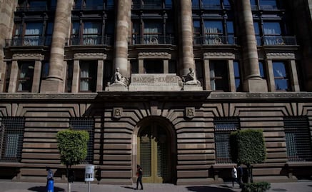 Banxico advierte ligera contracción del PIB, según sus minutas; economía del país seguirá debilitada