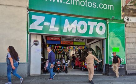 Pese a decomiso de cientos de motos eléctricas en Centro Histórico, negocio cateado continúa operando; un segundo local, prefirió cerrar