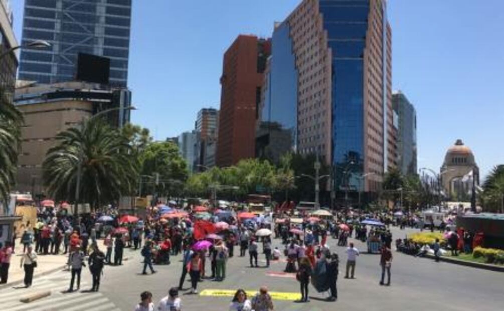 Tres contingentes de la CNTE arriban a inmediaciones de la Segob