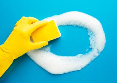 Esto pasa si lavas los trastes con cloro