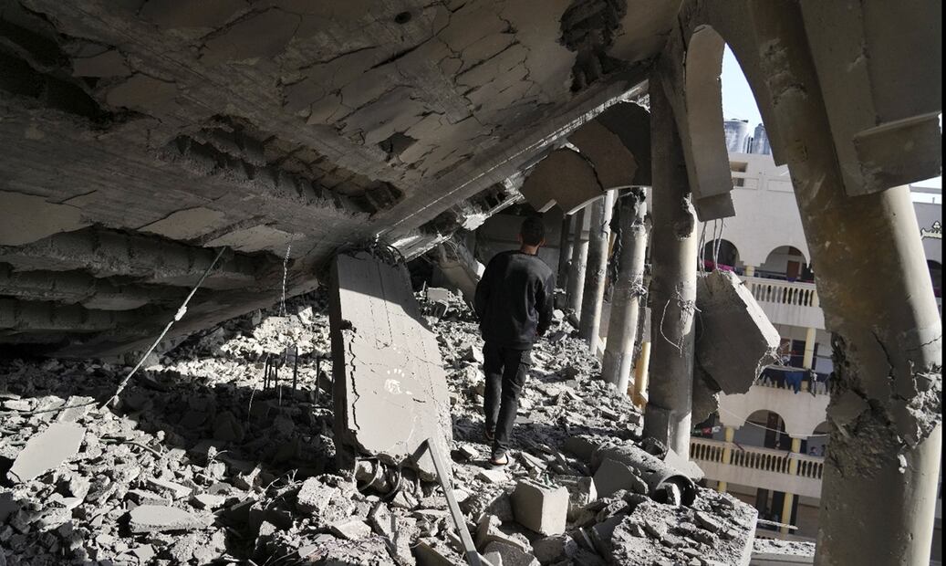 Israel reanuda bombardeos sobre la Franja de Gaza, que ha dejado más de 400 muertos anunció el Ministerio de Sanidad. Foto: AP