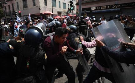 VIDEO: "Te voy a detener"; mando policial intimida a manifestantes del Poder Judicial en Palacio Nacional