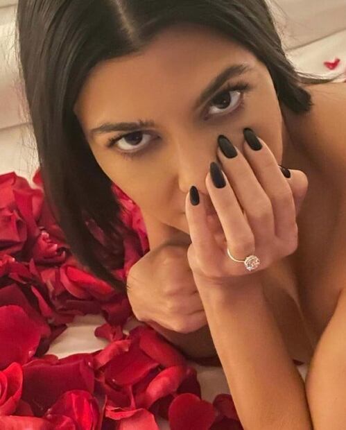 Alerta tendencia: las uñas negras estarán entre las favoritas del verano