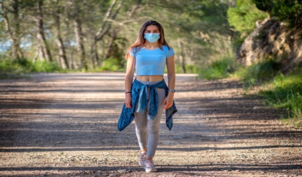 Esta es la mejor manera de bajar de peso caminando