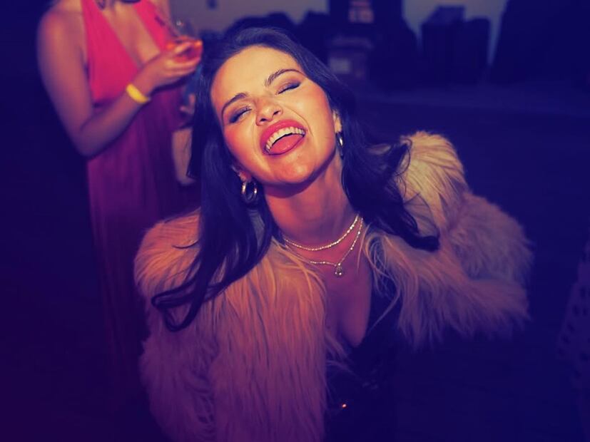 Selena lució joyas con diamantes de laboratorio. Foto: Especial. Instagram @selenagomez