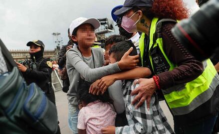 Previo al concierto de Grupo Firme, sacan de la multitud a niños y a mujer por riesgo de asfixia
