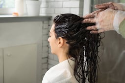 Cómo teñir el cabello oscuro sin decolorarlo