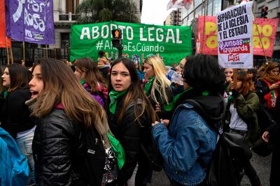 Tras despenalización de aborto en Argentina, México sigue en 2021, "predicen" Brujas del Mar
