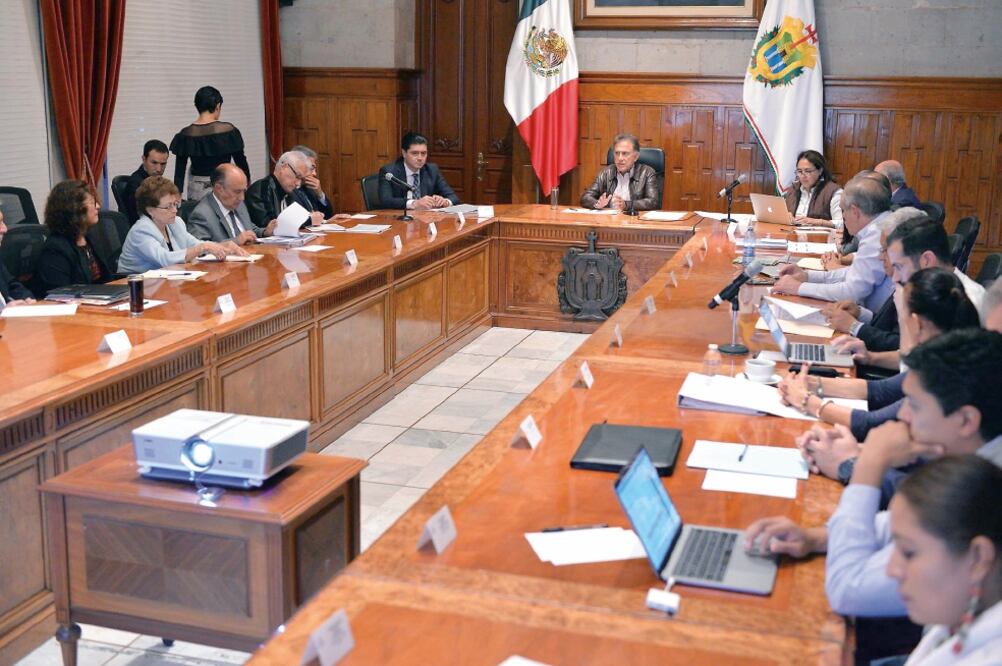 El gobernador Miguel Ángel Yunes Linares se deslindó del reparto de las despensas a los damnificados por Katia , a través de la organización Yunete (TOMADA DE FACEBOOK)