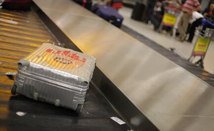 Por qué debes quitarle a tu maleta las etiquetas de vuelos pasados