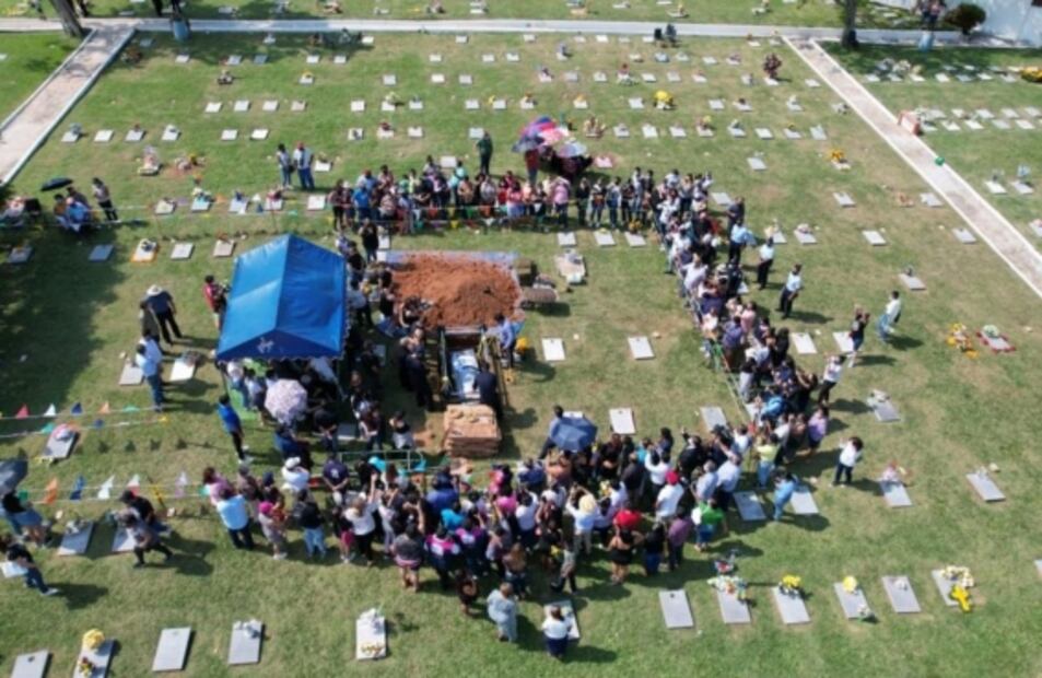 "¡Vuela alto!" Sepultan en Tabasco a Octavio Ocaña