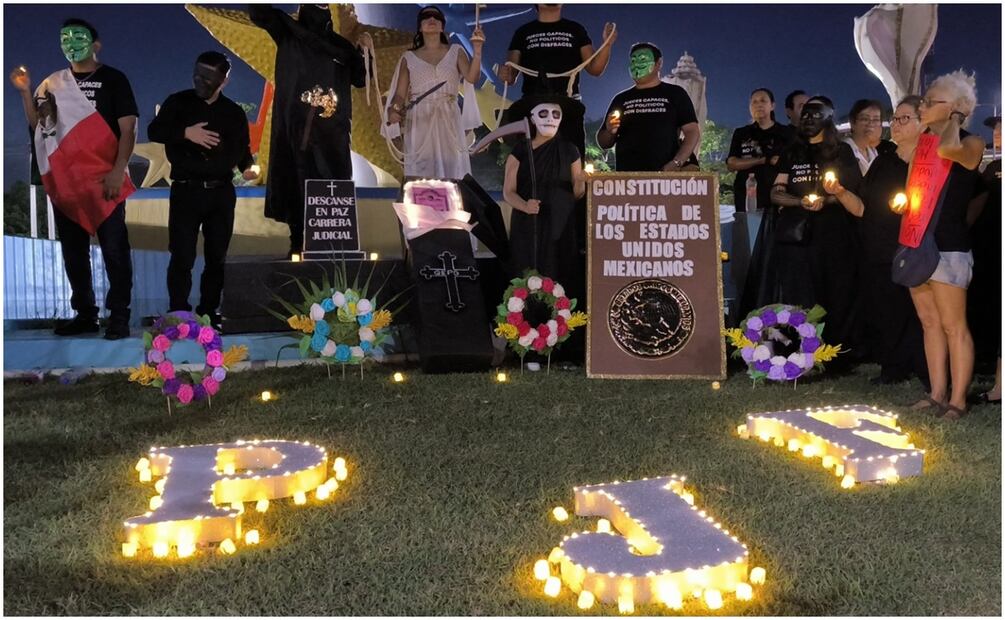 "Velan" a la Justicia en Cancún como protesta por Reforma Judicial. Foto: Adriana Varillas / EL UNIVERSAL