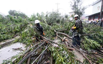 Tifones "Atsani" y "Goni" se aproximan a Japón