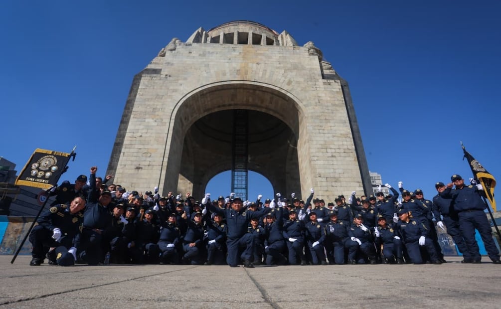 Desfile por el Día del Policía. Foto: Luis Camacho
