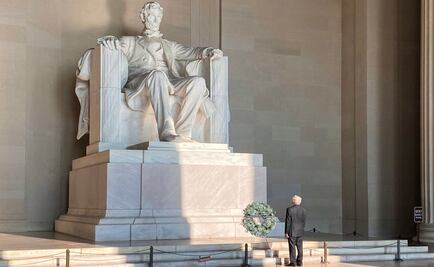 President López Obrador visits the Lincoln Memorial and Benito Juárez’s statue